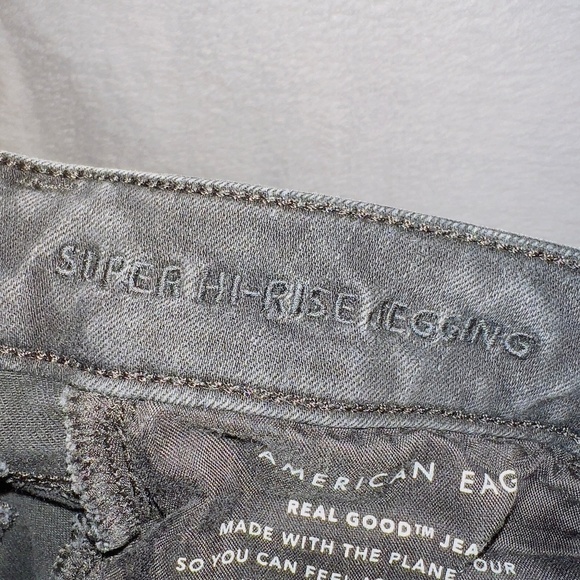 American Eagle AE Black Wash Next Level Stretch Distressed Super Hi Rise Jegging - Picture 5 of 7